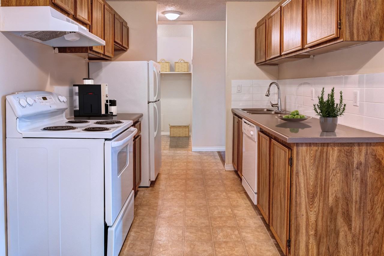 The Valencia - Photo 2 of 7