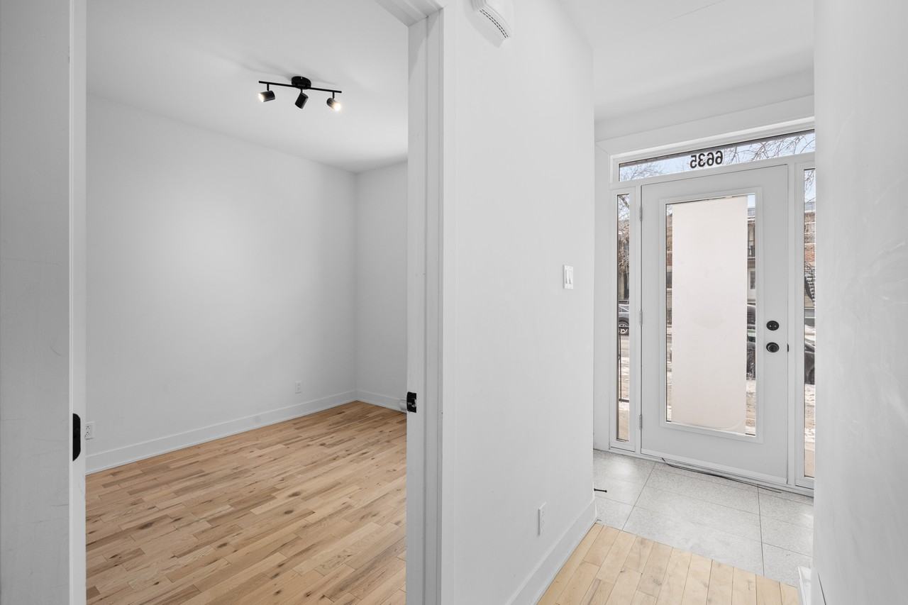 6635 Rue D'Iberville - Photo 2 of 16