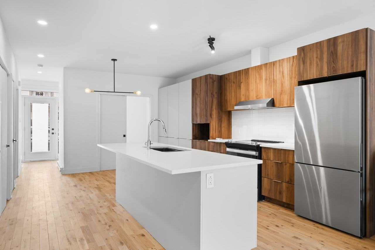 6635 Rue D'Iberville - Photo 3 of 16