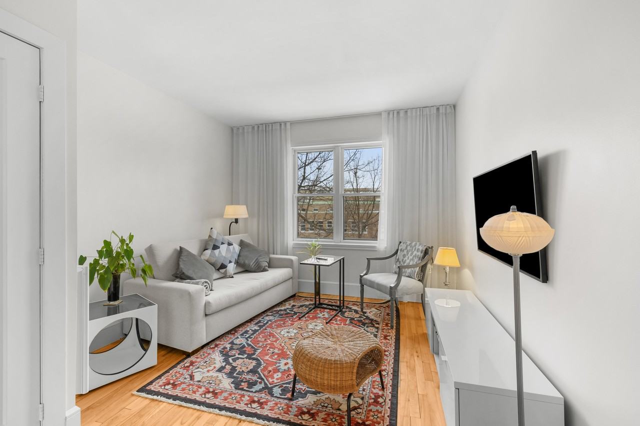 5214 Rue Parthenais - Photo 3 of 11