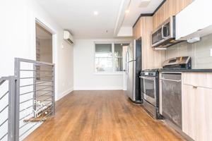 featured image of 1929 Putnam Ave #2R