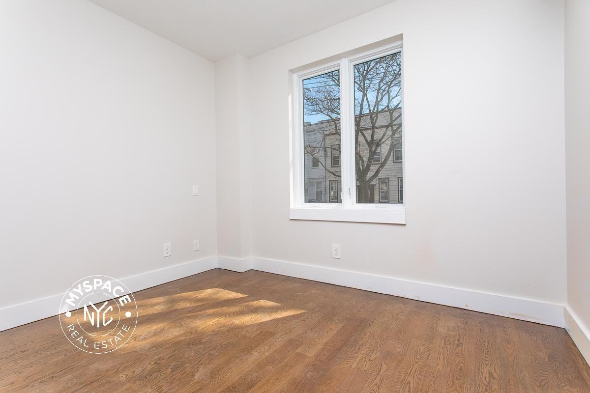 1929 Putnam Ave #2R - Photo 4 of 8