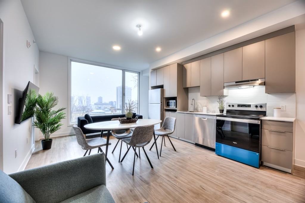 1298 Avenue des Pins Ouest #203 - Photo 5 of 22