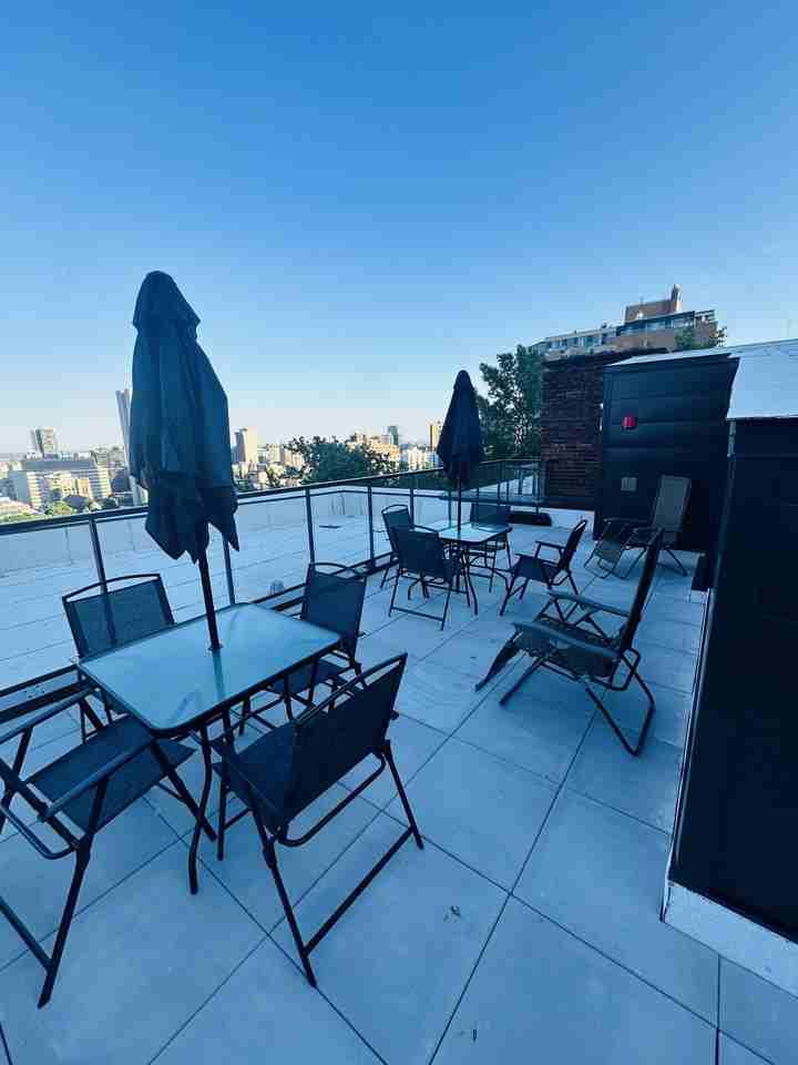 1298 Avenue des Pins Ouest #203 - Photo 7 of 22