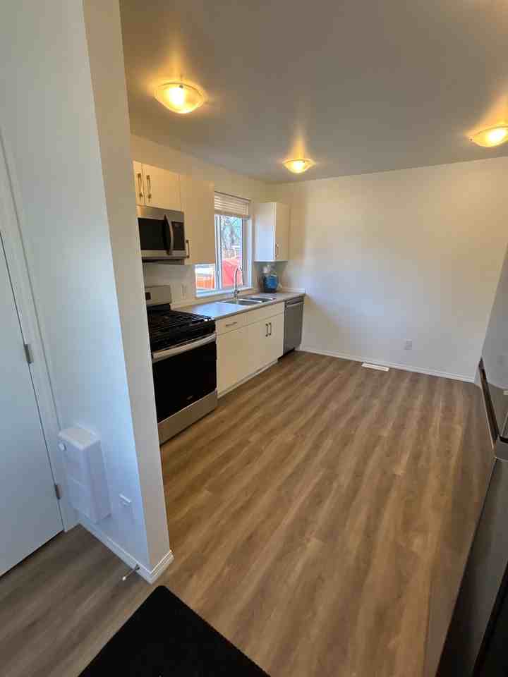 SF228 | 1 MONTH FREE | 2 Bedroom Basement Suite – North West Edmonton - Photo 5 of 29