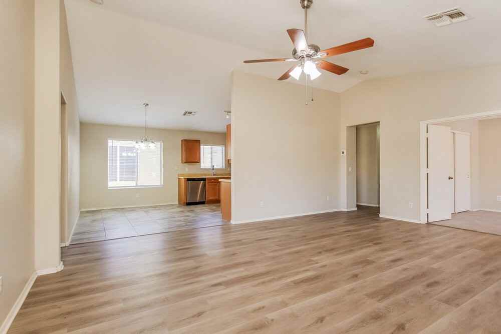 11338 W Crestbrook Dr - Photo 3 of 16