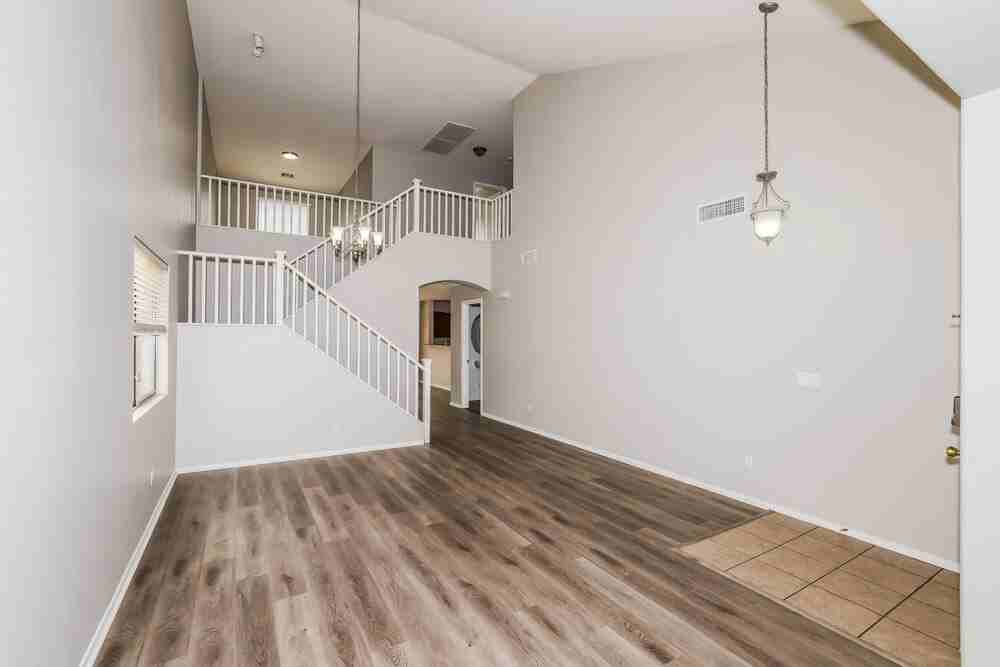 8633 W Cordes Rd - Photo 4 of 20