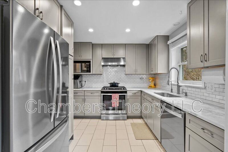 5847 Glen Forest Dr - Photo 7 of 38