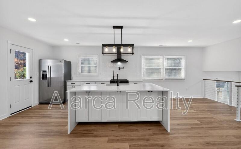 301 Dollar Cir - Photo 2 of 20