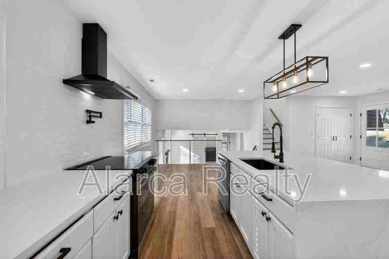 301 Dollar Cir - Photo 4 of 20