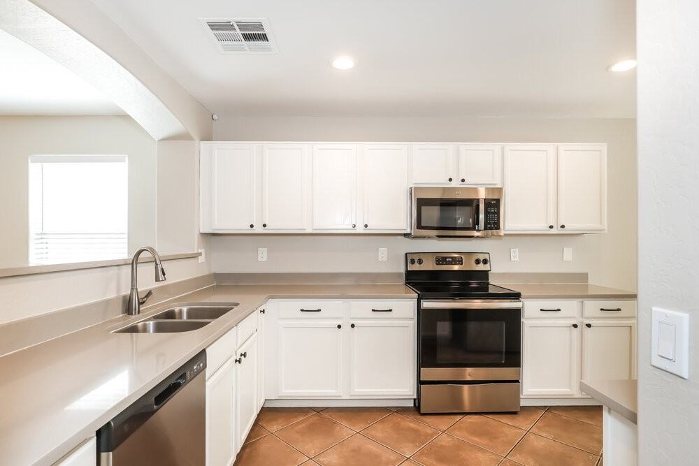 23189 S 215th St - Photo 7 of 16