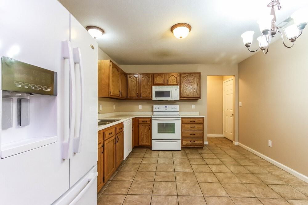 19187 Fox Chase Dr - Photo 6 of 16