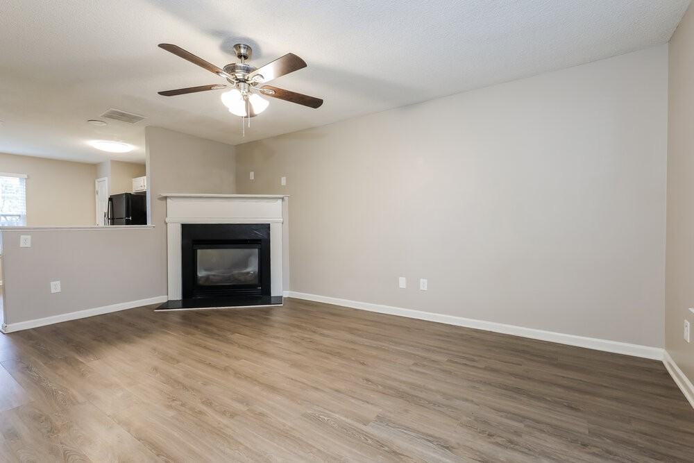 348 Coral Cir - Photo 6 of 17