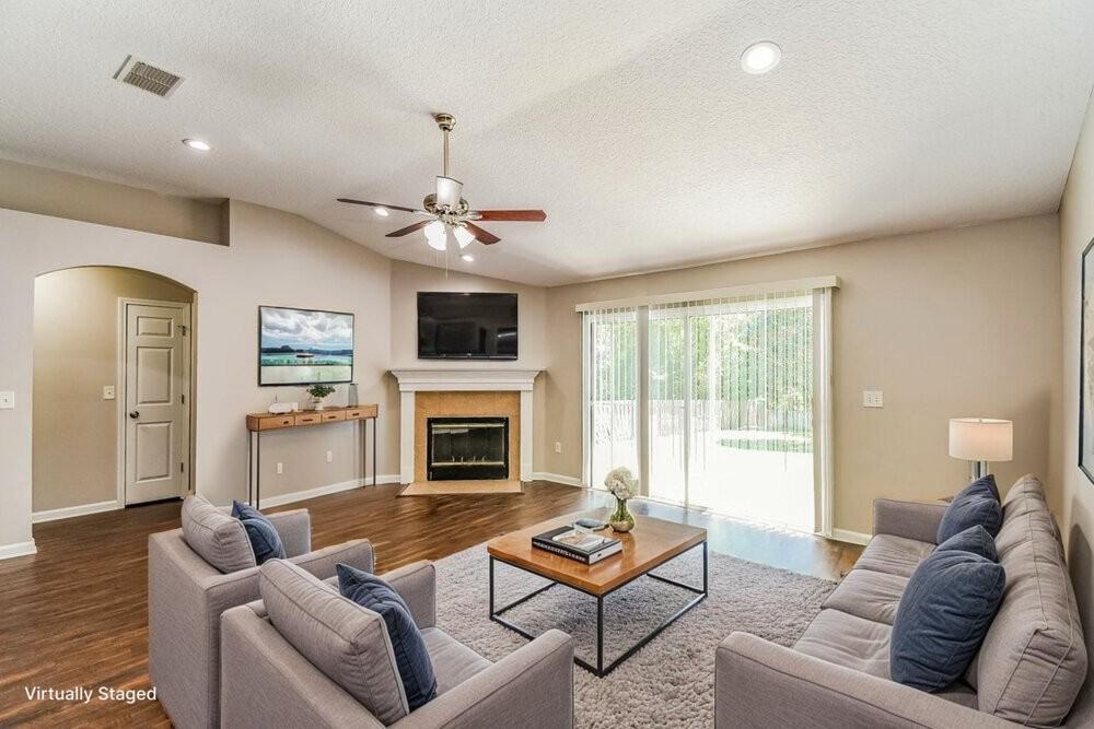 2507 Creekfront Dr - Photo 3 of 19