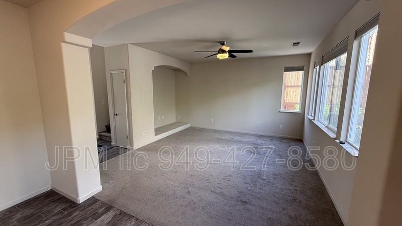 6389 Bentley Ct - Photo 2 of 10