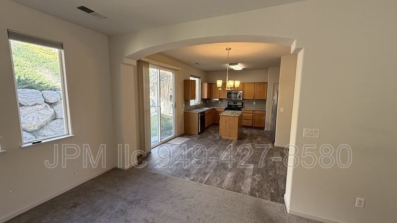 6389 Bentley Ct - Photo 3 of 10