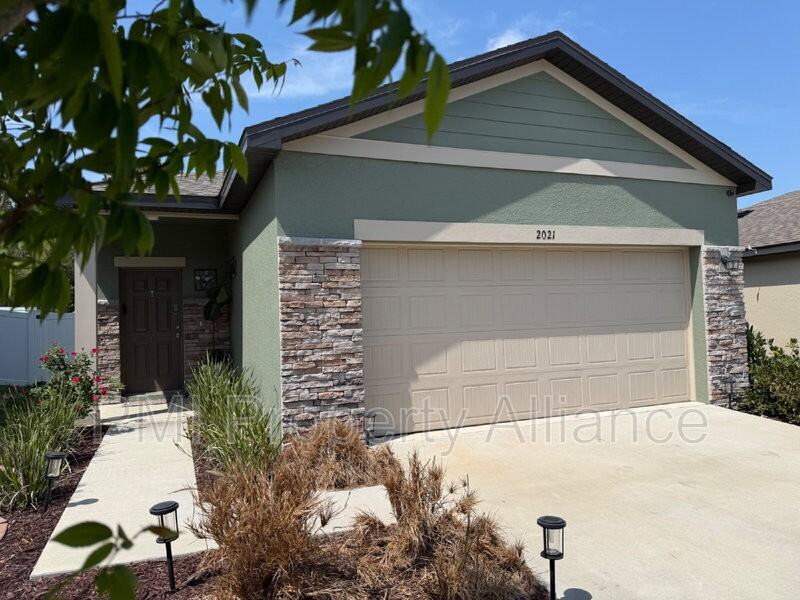 2021 Hemingway Cir - Photo 2 of 18