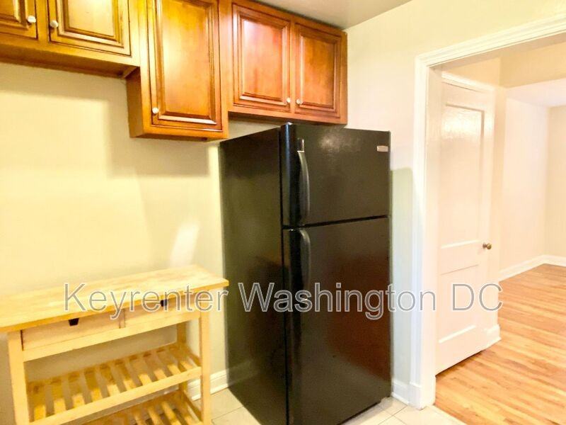 4615 Central Ave Ne - Photo 4 of 22