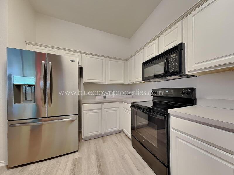 615 Douglas Dr - Photo 4 of 16