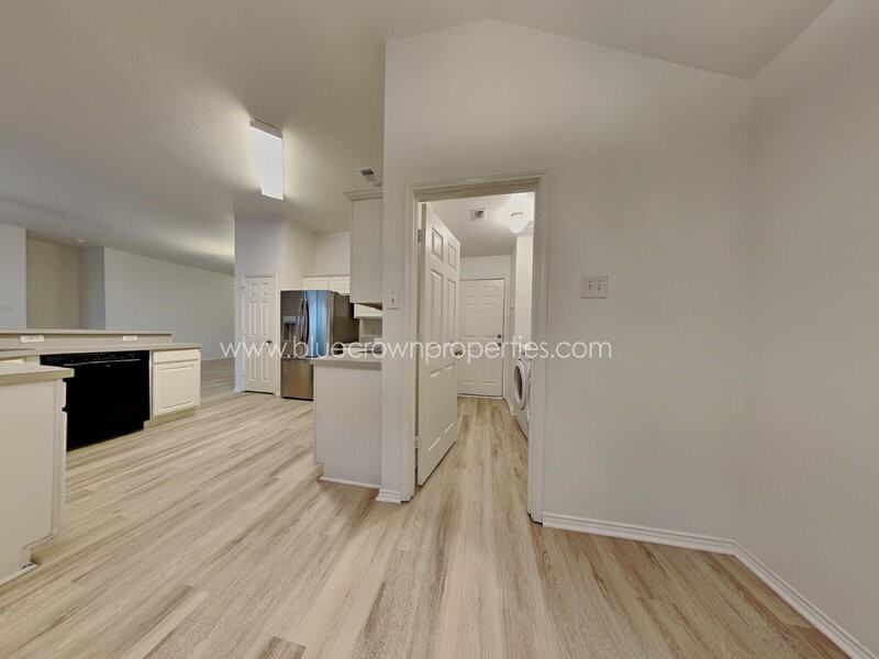 615 Douglas Dr - Photo 5 of 16