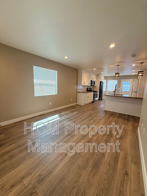 874 N Orange St #874 - Photo 2 of 15