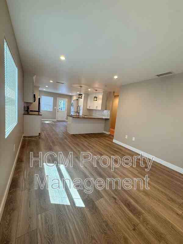 874 N Orange St #874 - Photo 3 of 15