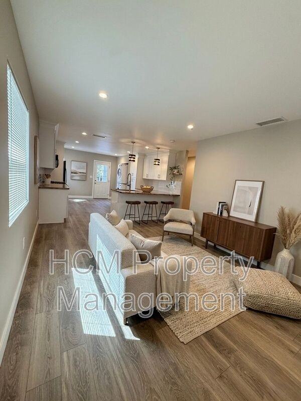 874 N Orange St #874 - Photo 4 of 15