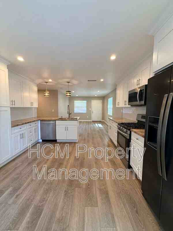 874 N Orange St #874 - Photo 6 of 15