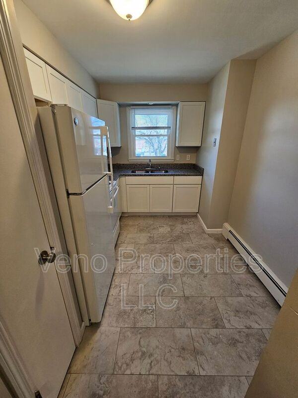 9/11/13 Village Dr. #18 - Photo 3 of 12