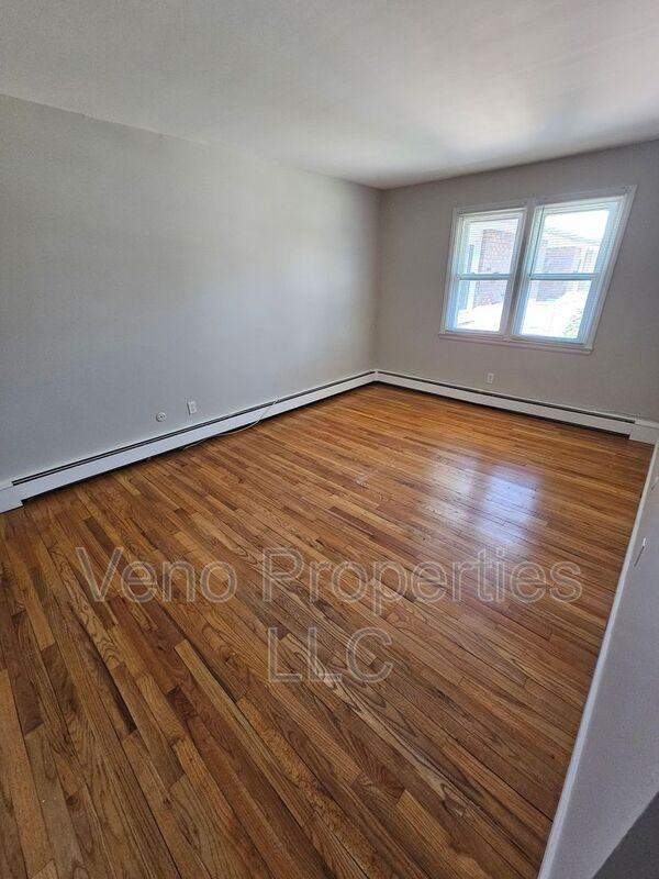 9/11/13 Village Dr. #18 - Photo 6 of 12