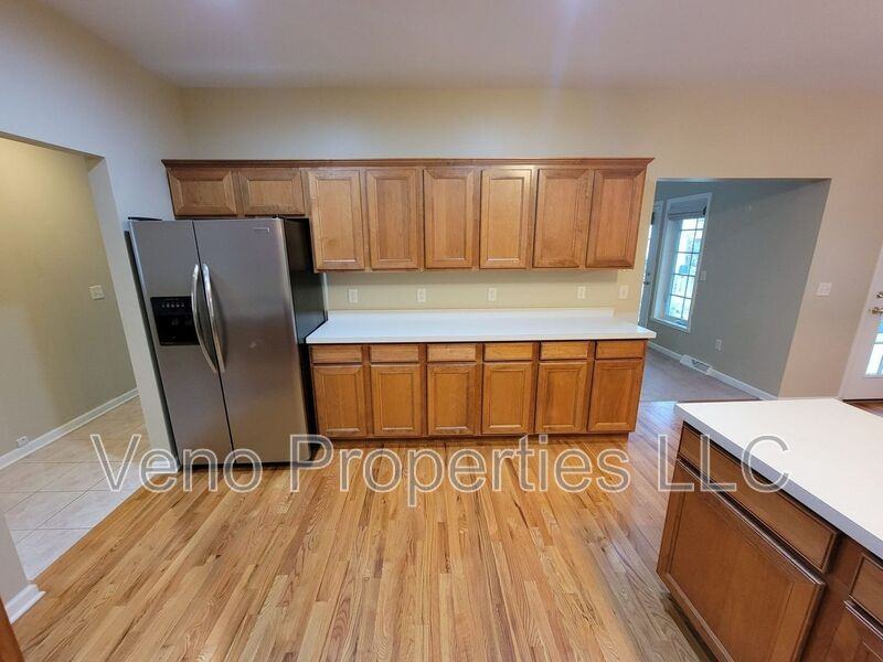 16 Secretariat Ln - Photo 3 of 27