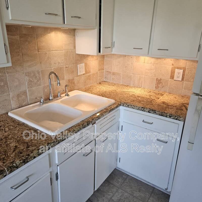 2910 Abigail Dr - Photo 5 of 9