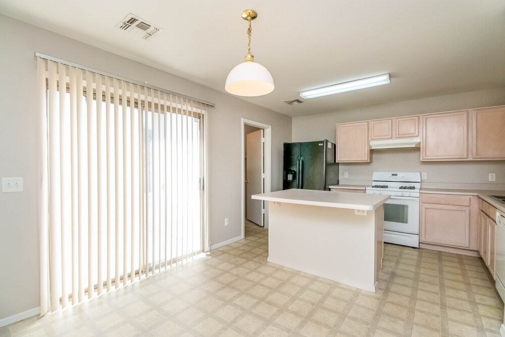 8138 S Sunny Sky Pl - Photo 6 of 16