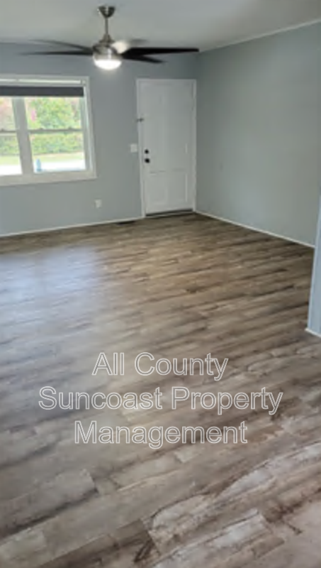 208 Ne Rowena St - Photo 6 of 12