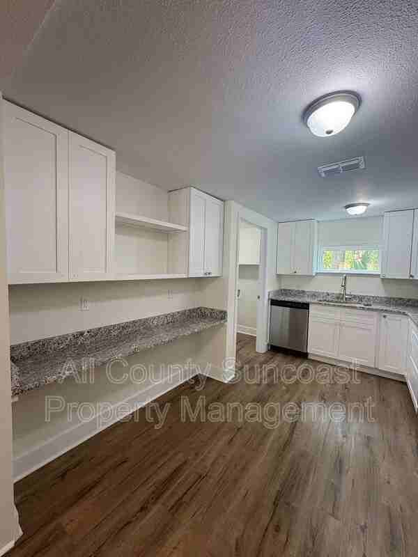 265 Bowman St - Photo 3 of 12