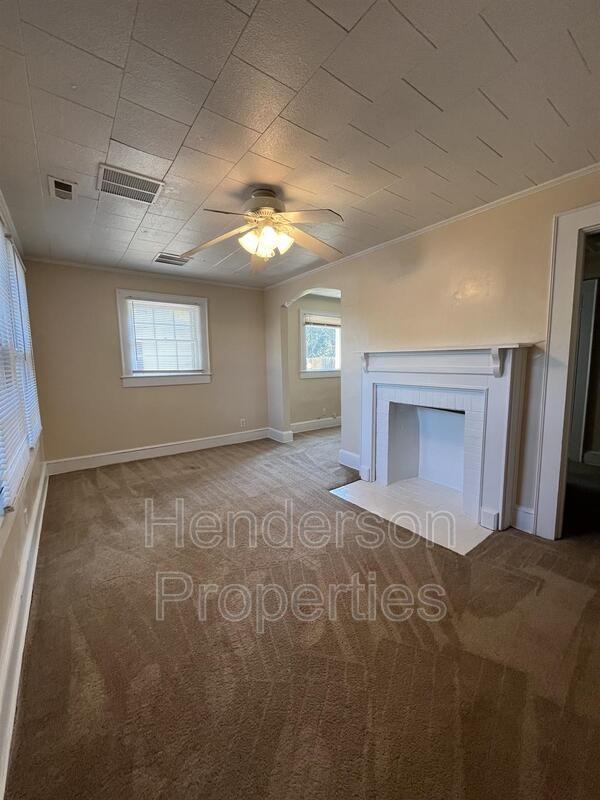 135 Bradford Dr - Photo 2 of 6