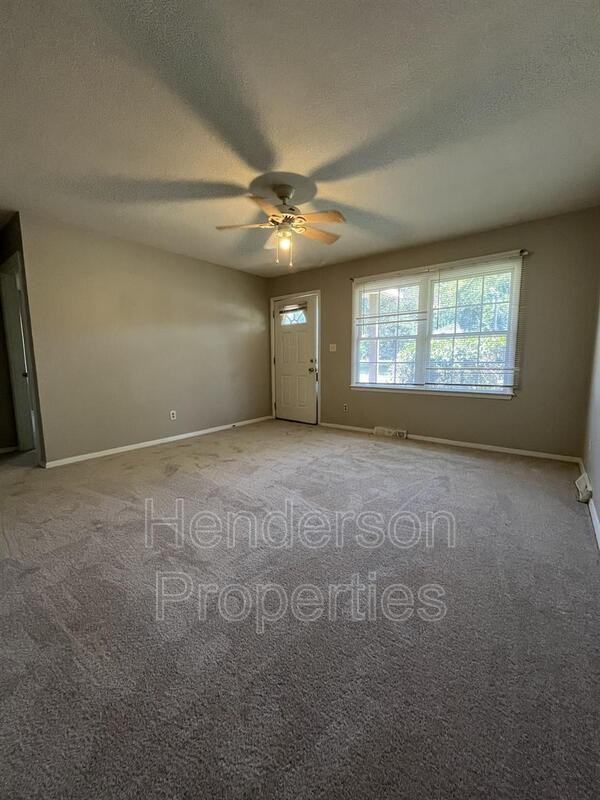 4811 Malibu Dr - Photo 2 of 7