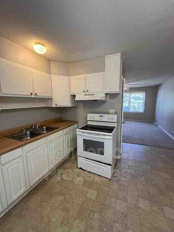 4811 Malibu Dr - Photo 4 of 7