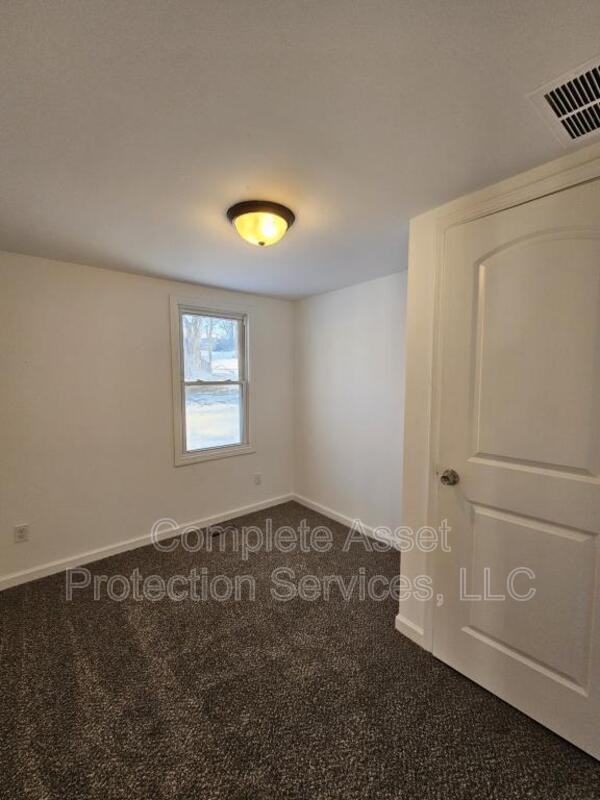 18 S Frame St - Photo 4 of 7