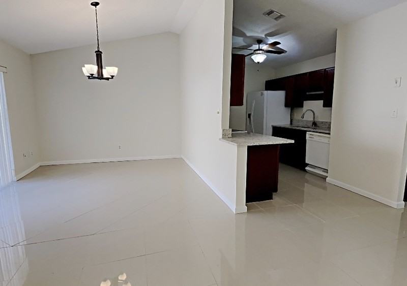 1424 Drayton Ct - Photo 4 of 24