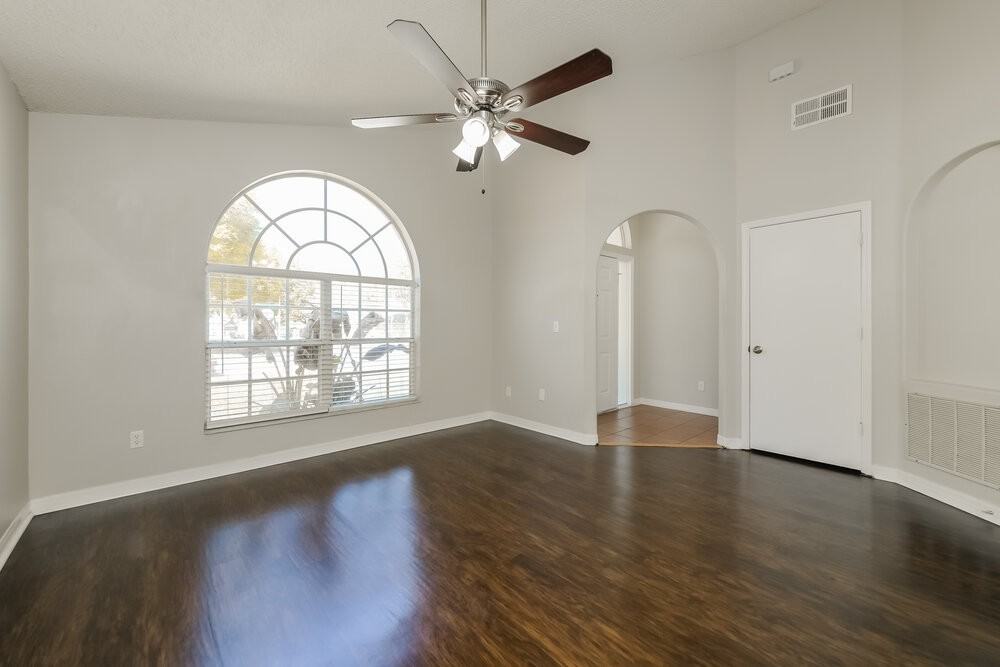 16444 Coopers Hawk Ave - Photo 3 of 16