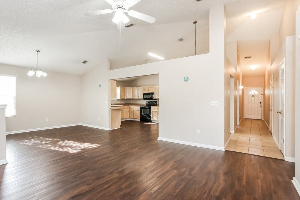 3410 Guernsey Ct - Photo 3 of 19