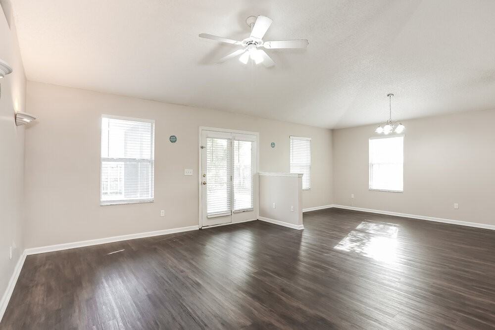 3410 Guernsey Ct - Photo 5 of 19