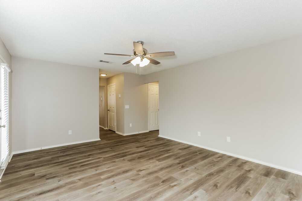 1631 Chapman St - Photo 6 of 20