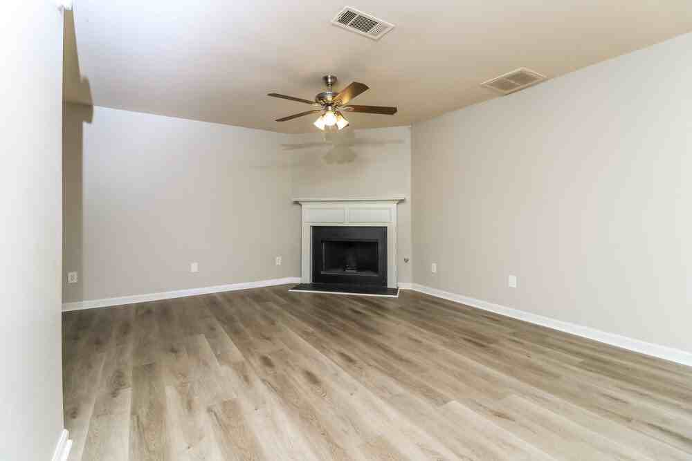 414 Hidden Creek Ct - Photo 6 of 17