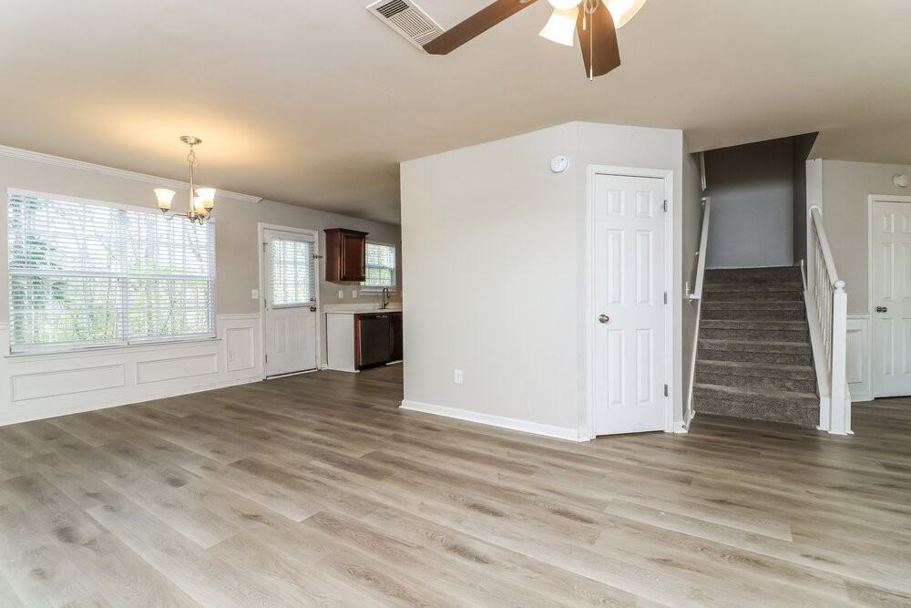 414 Hidden Creek Ct - Photo 7 of 17