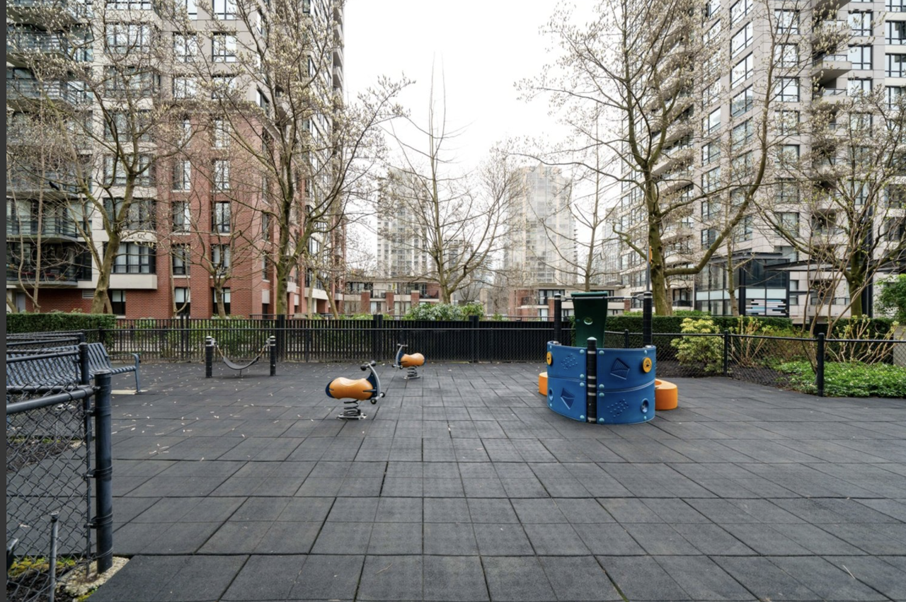 928 Homer Street #2805 - Photo 4 of 17