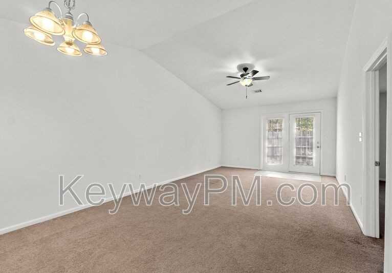 130 Bennington Ln - Photo 6 of 17
