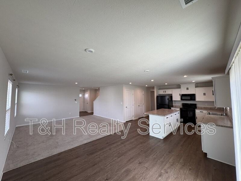 7183 Finley Creek Dr - Photo 7 of 24