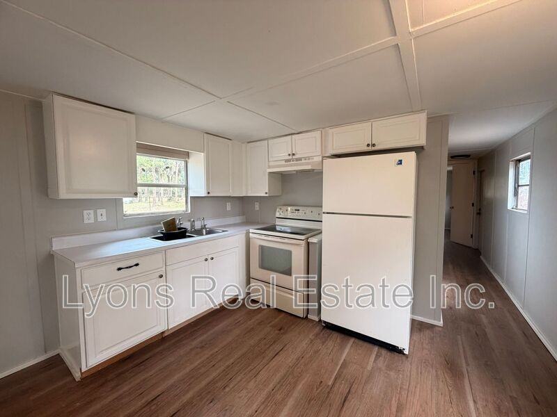7647 Ebson Dr - Photo 3 of 9